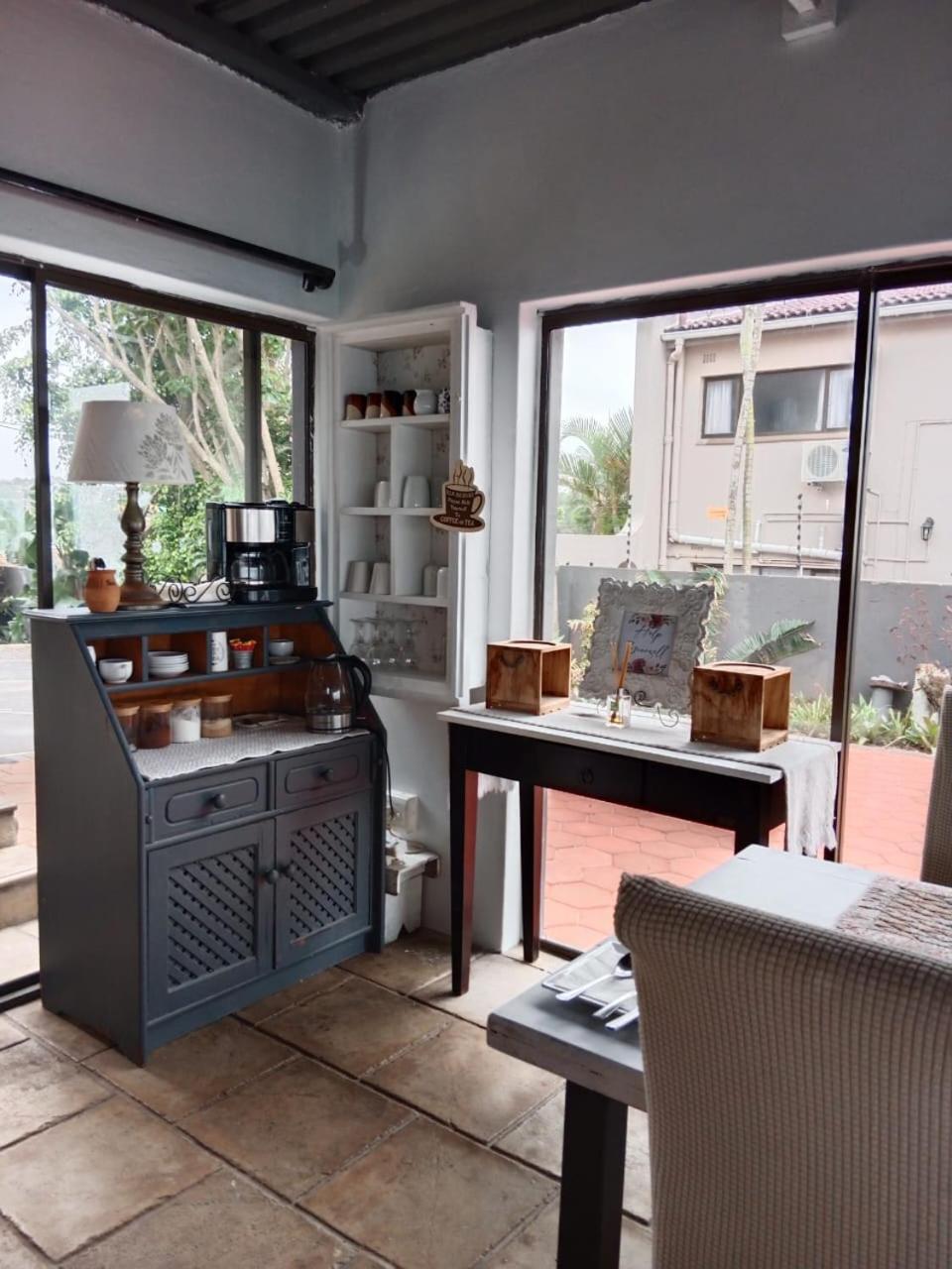 Bayview Guest House Amanzimtoti Bagian luar foto