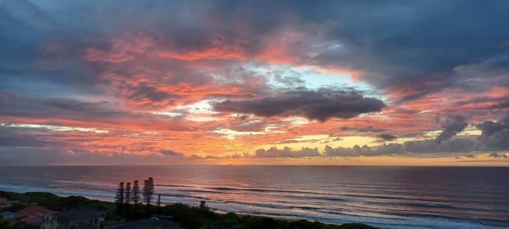 Bayview Guest House Amanzimtoti Bagian luar foto